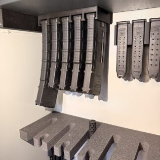 Yläkiinnitteinen AR-lipasteline